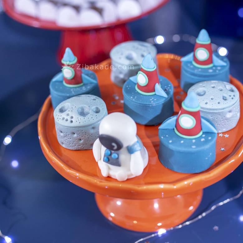 تم تولد فضانورد - Spaceman